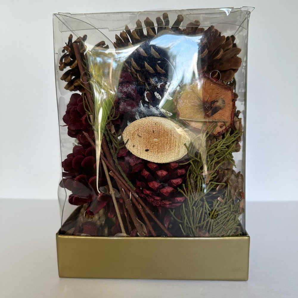 NWT Spiced Cinnamon potpourri & candlestick holders - Picture 5 of 14